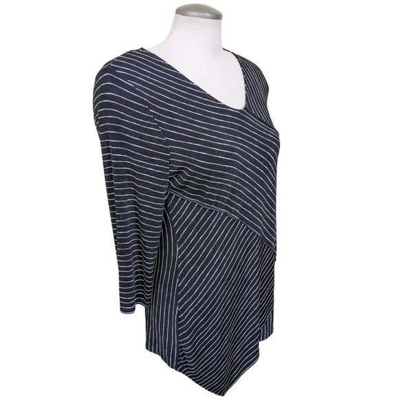 Chicos TRAVELERS Womens Small Stripe Black White Top Slinky Asymmetrical Hem - Picture 4 of 6